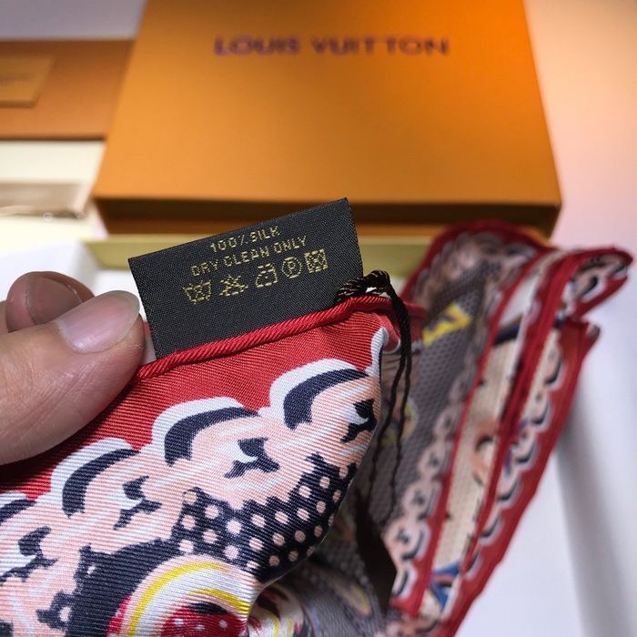 Louis Vuitton Scarf LVS00101